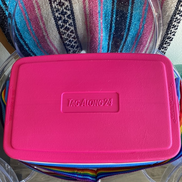 Vintage Igloo Tag-Along 24 Cooler with Rainbow Strap - Picture 5 of 7